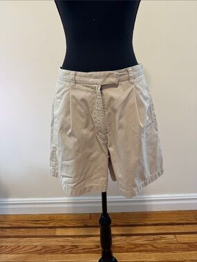 Vintage Classic Women's Pleated Khaki Shorts